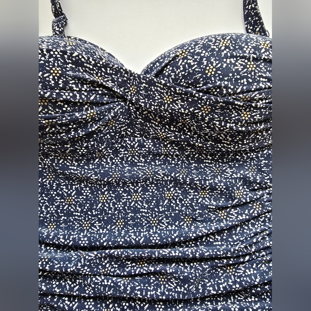 Niptuck Size 10 Navy Blue and White Swimsuit With Gold Flowers Slimming Cruise - Picture 5 of 7